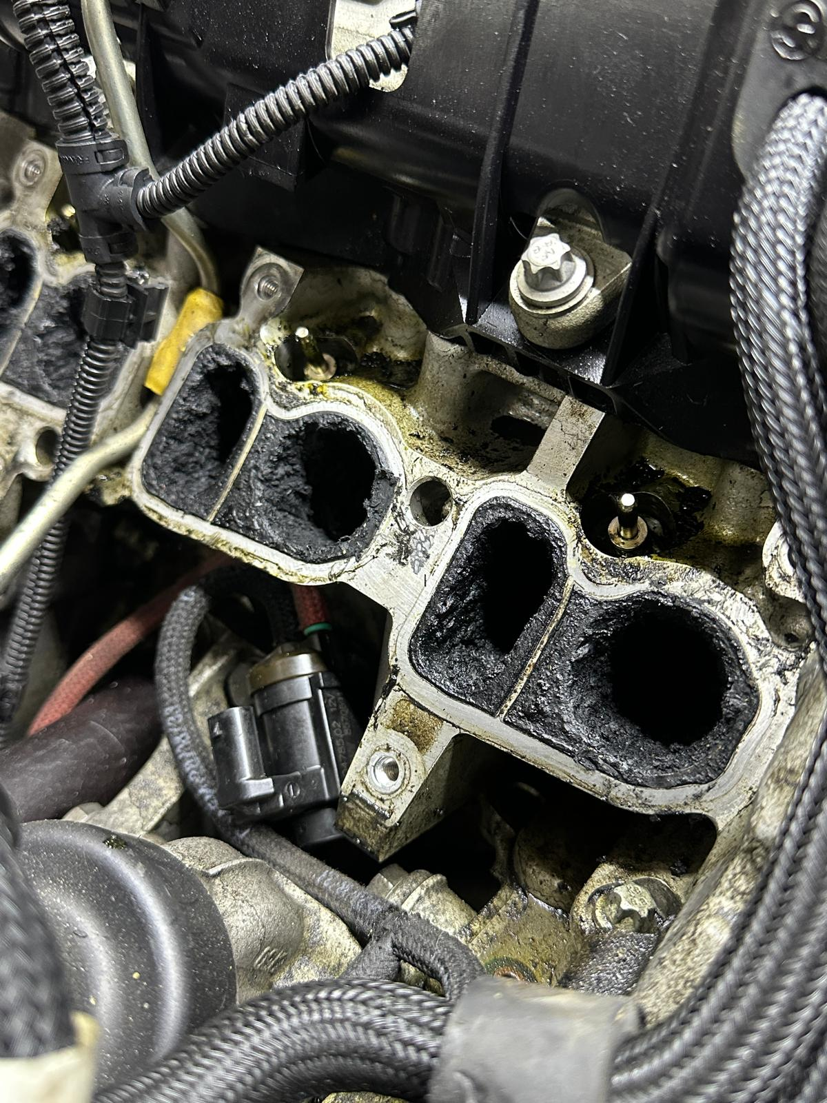 Czyszczenie kolektora ssącego i kanałów dolotowych mini cooper 1.6 diesel - zdjęcie 1, realizacja Auto Serwis Szeński Zabrze
